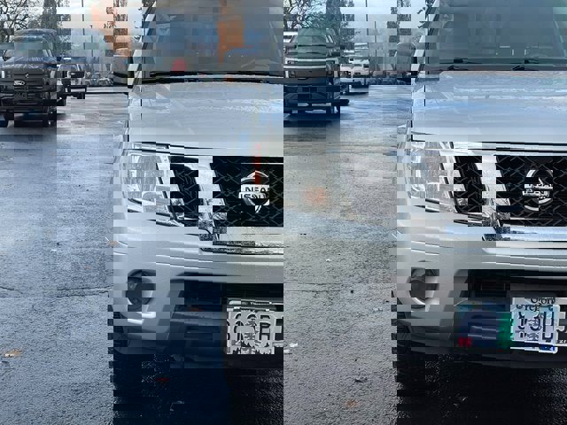 Used 2017 Nissan Frontier SV image 9