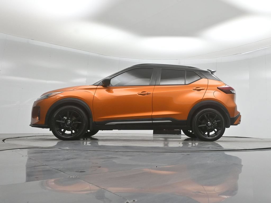 Used 2023 Nissan Kicks SR FWD image 8