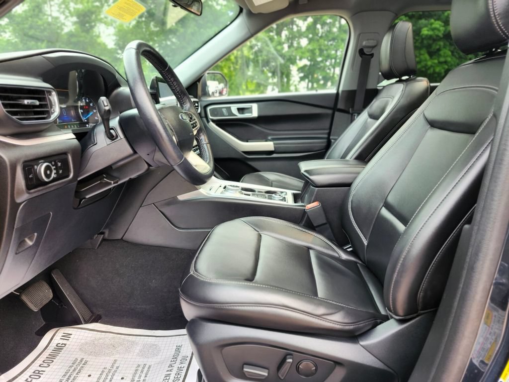 Certified 2023 Ford Explorer XLT w/ Equipment Group 202A AWD/4WD image 19