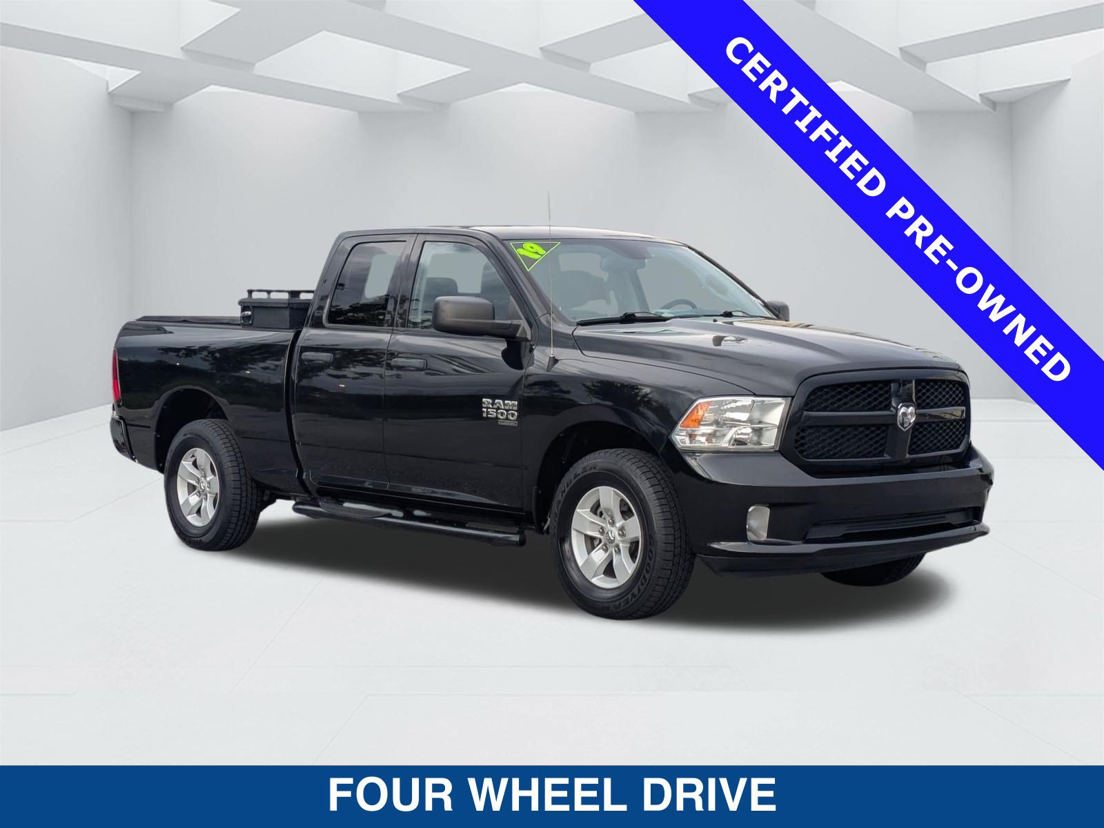 Used 2019 RAM 1500 Express AWD/4WD image 3