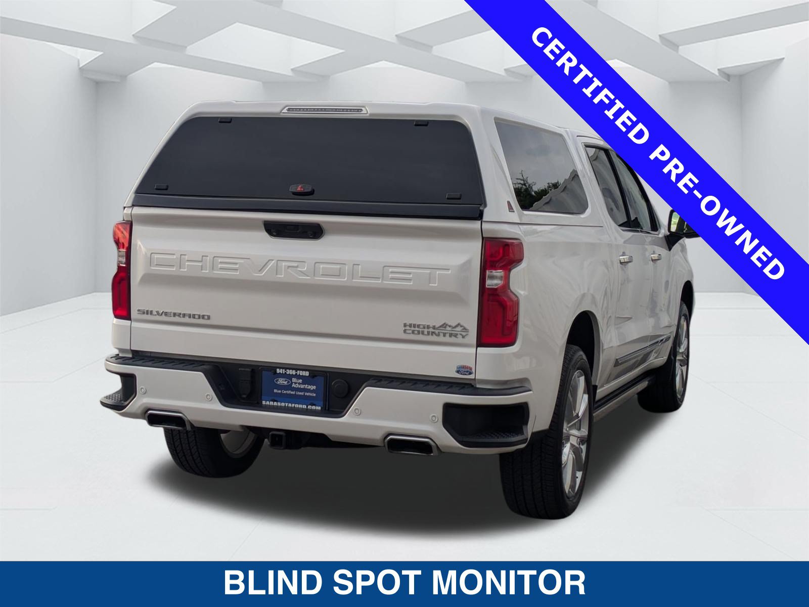 Used 2023 Chevrolet Silverado 1500 High Country w/ High Country Premium Package AWD/4WD image 5