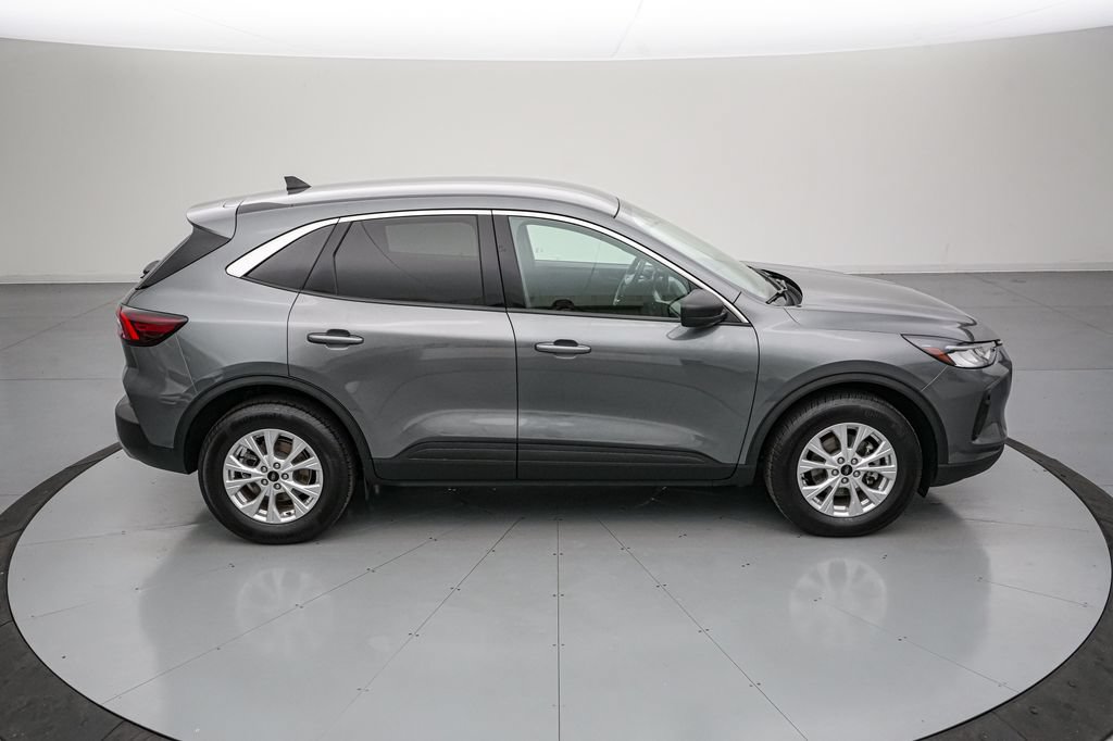 Certified 2023 Ford Escape Active w/ Tech Pack #1 AWD/4WD image 3