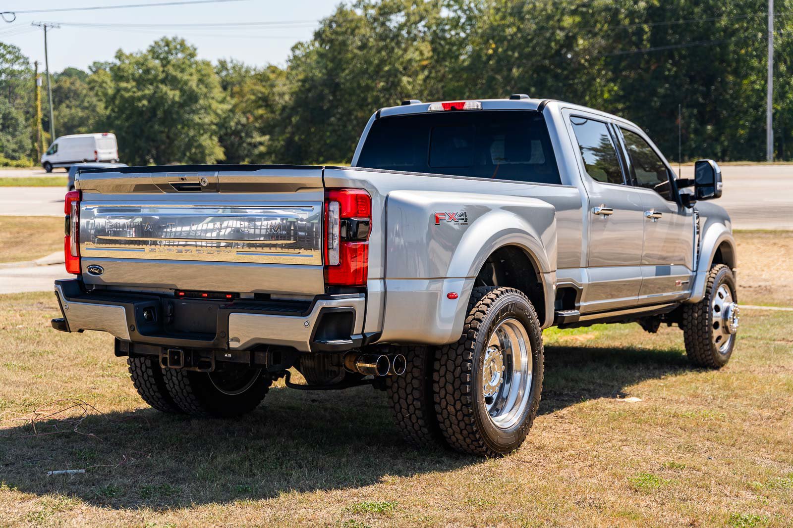 Certified 2024 Ford F450 Platinum w/ FX4 Off-Road Package AWD/4WD image 7