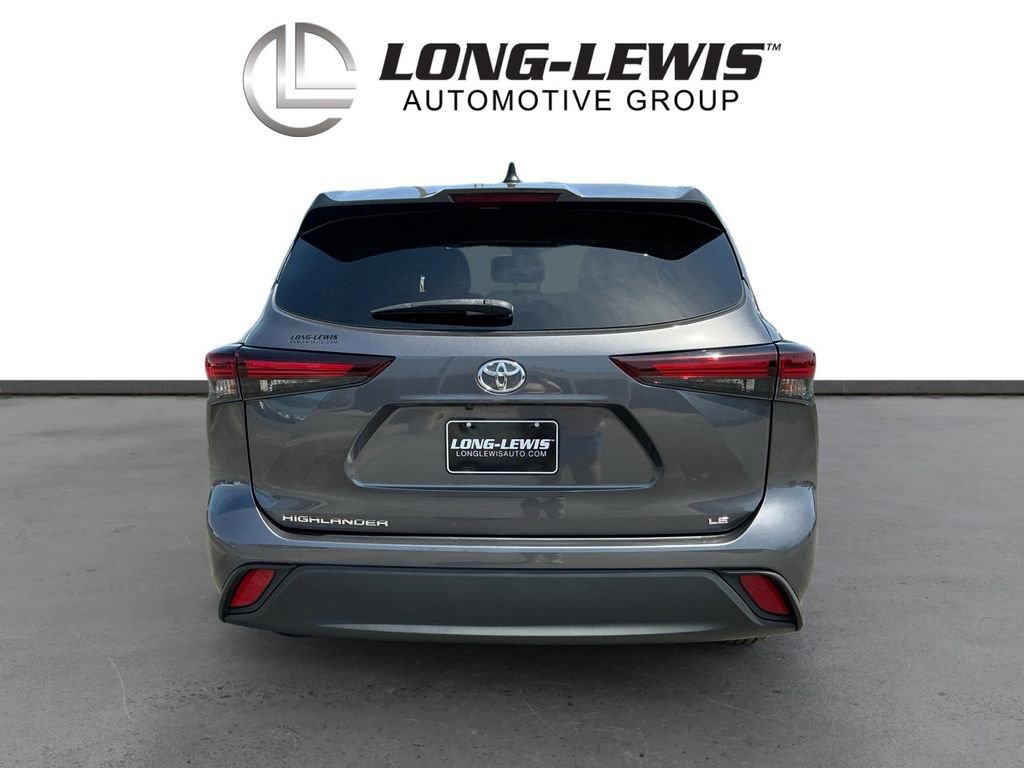 Used 2024 Toyota Highlander LE FWD image 5