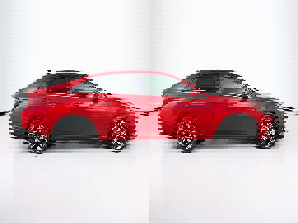 Used 2022 Hyundai Elantra Limited image 6