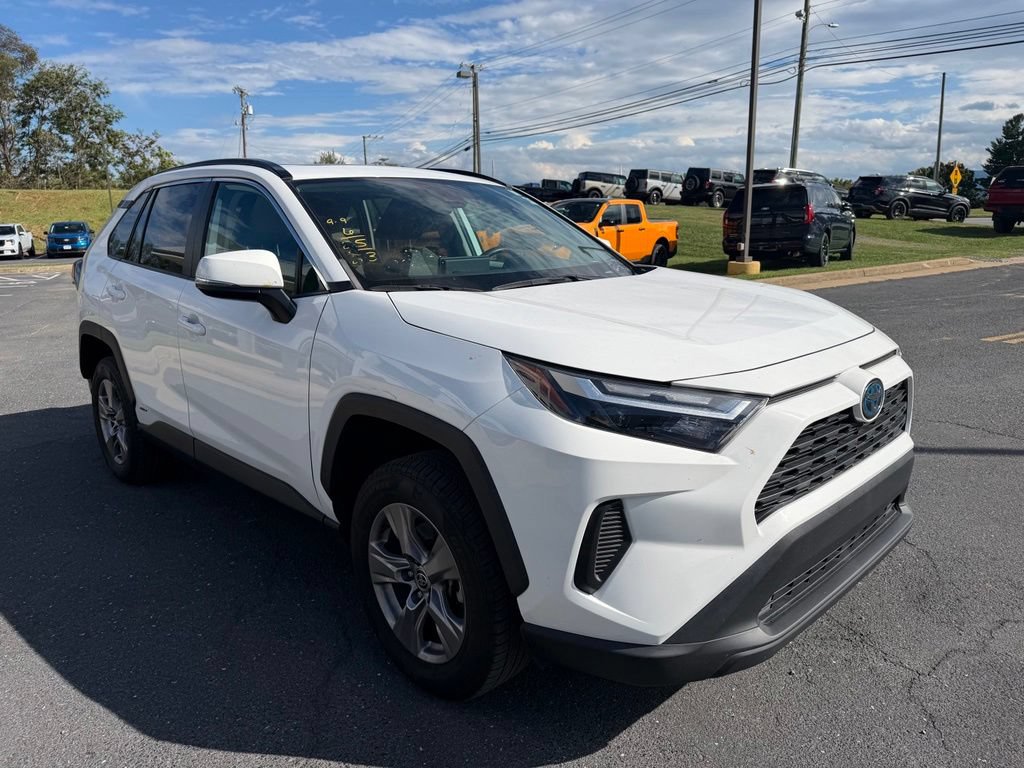 Used 2023 Toyota RAV4 XLE w/ Convenience Package AWD/4WD image 7