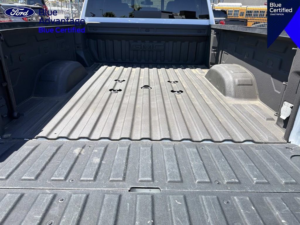 Used 2023 GMC Sierra 3500 SLT w/ SLT Premium Package AWD/4WD image 7