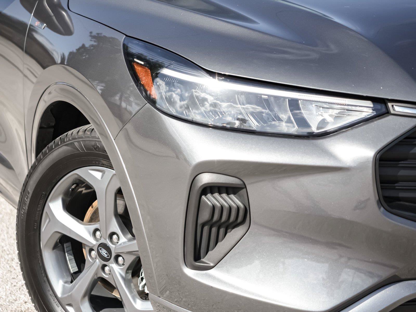 Certified 2023 Ford Escape ST-Line FWD image 3