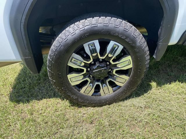 Used 2025 GMC Sierra 2500 Denali w/ Denali Reserve Package AWD/4WD image 8