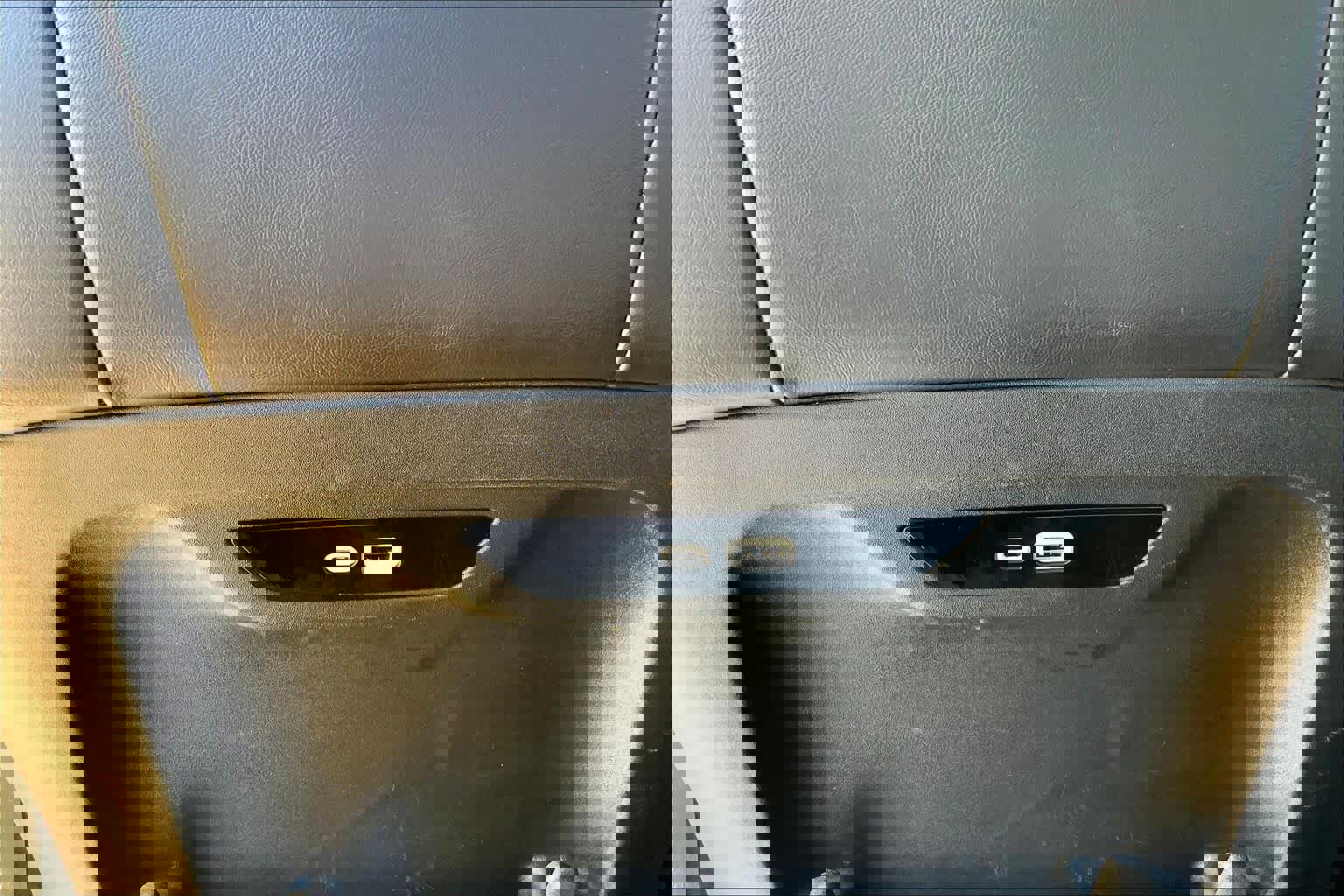 Used 2024 Chrysler Pacifica Touring-L image 34