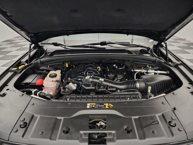 Used 2023 Jeep Grand Cherokee Limited AWD/4WD image 16