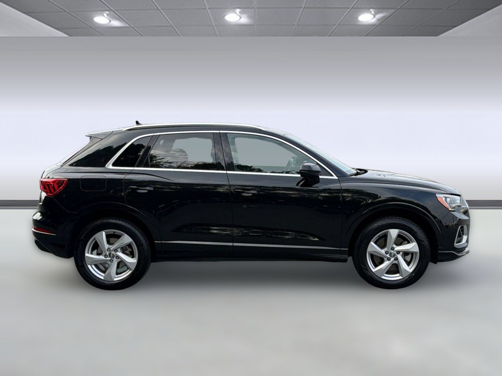 Used 2020 Audi Q3 2.0T Premium w/ Convenience Package AWD/4WD image 8