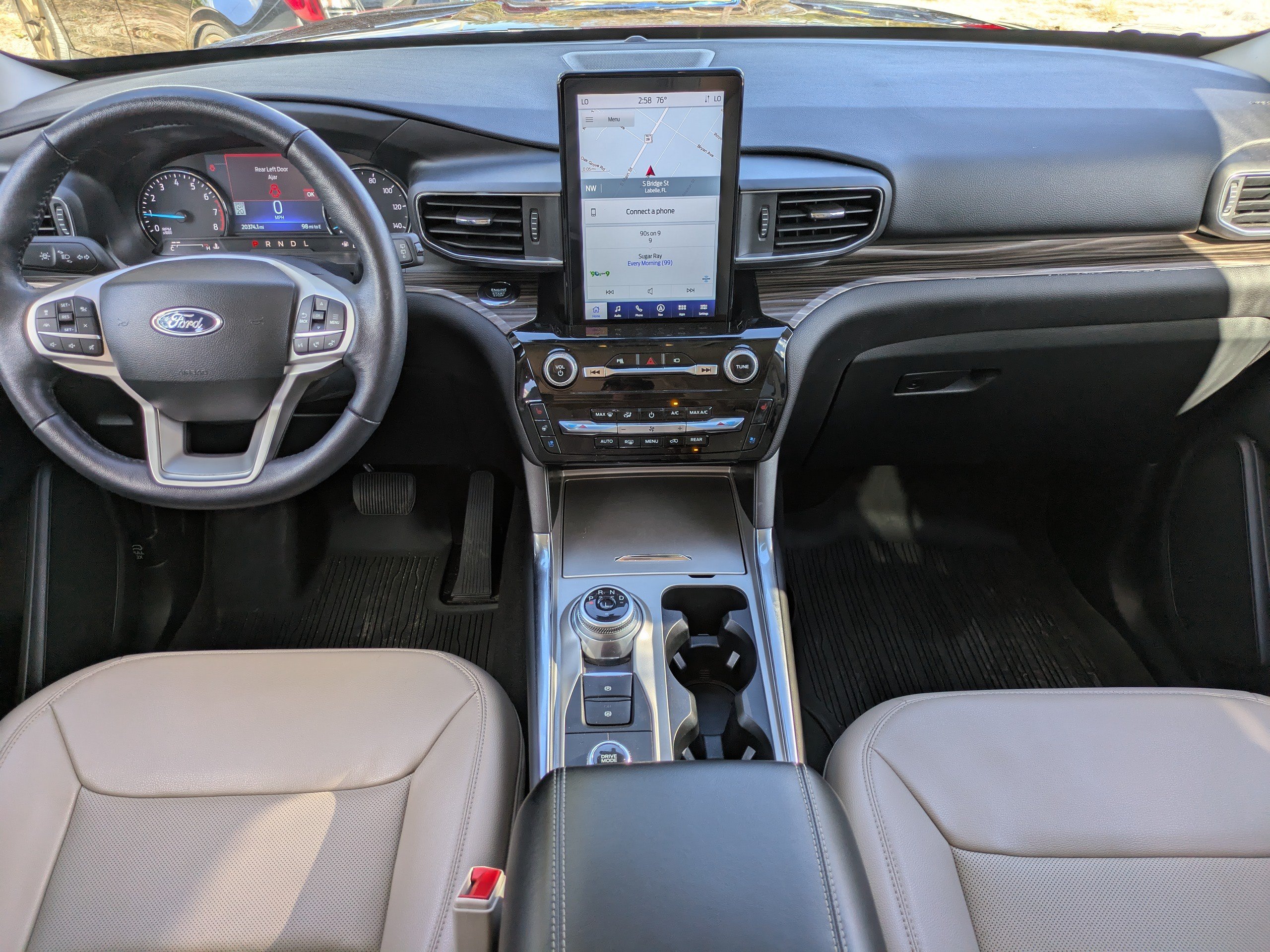 Certified 2023 Ford Explorer Limited w/ Limited Technology Package AWD/4WD image 15