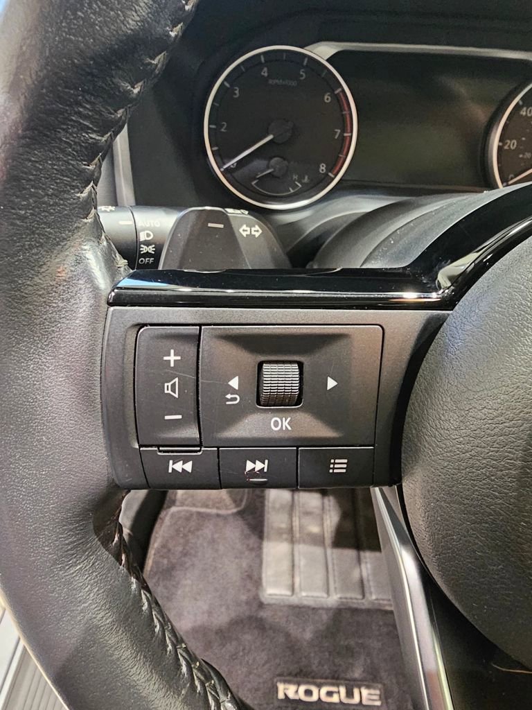 Used 2021 Nissan Rogue SV w/ Premium Package image 14