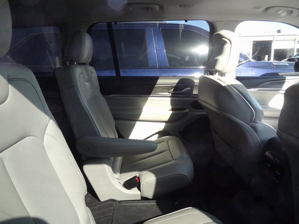 Used 2021 Jeep Grand Cherokee L Overland w/ Advanced Protech Group III image 13