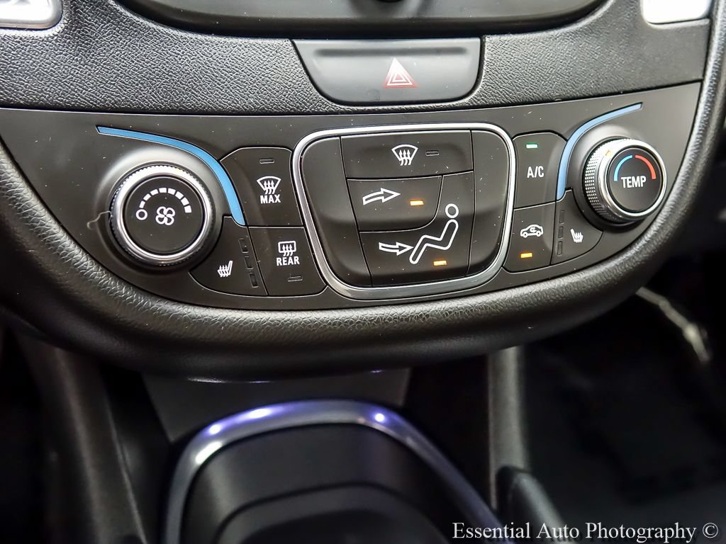 Used 2018 Chevrolet Malibu LT w/ Leather Package FWD image 19