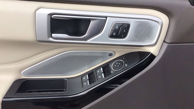 Certified 2021 Ford Explorer Platinum w/ Equipment Group 601A image 19