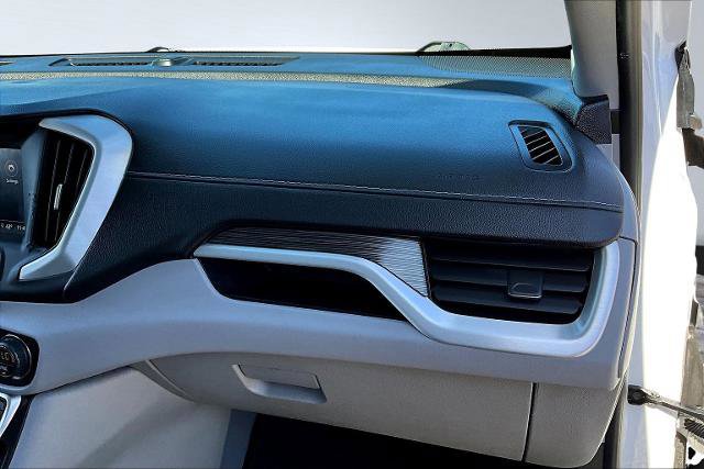 Used 2023 GMC Terrain SLE w/ Driver Convenience Package image 20