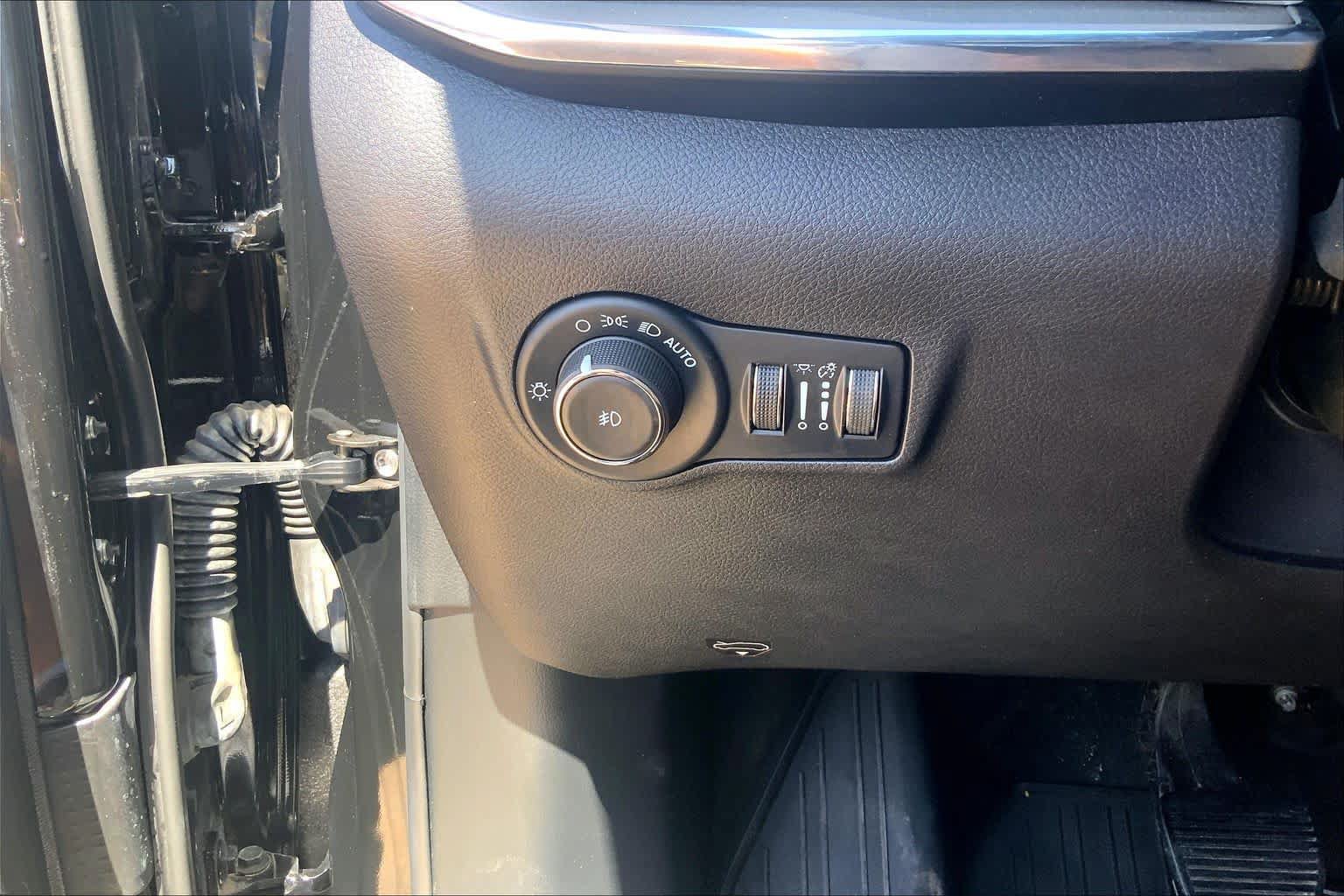 Used 2022 Jeep Compass Limited AWD/4WD image 36