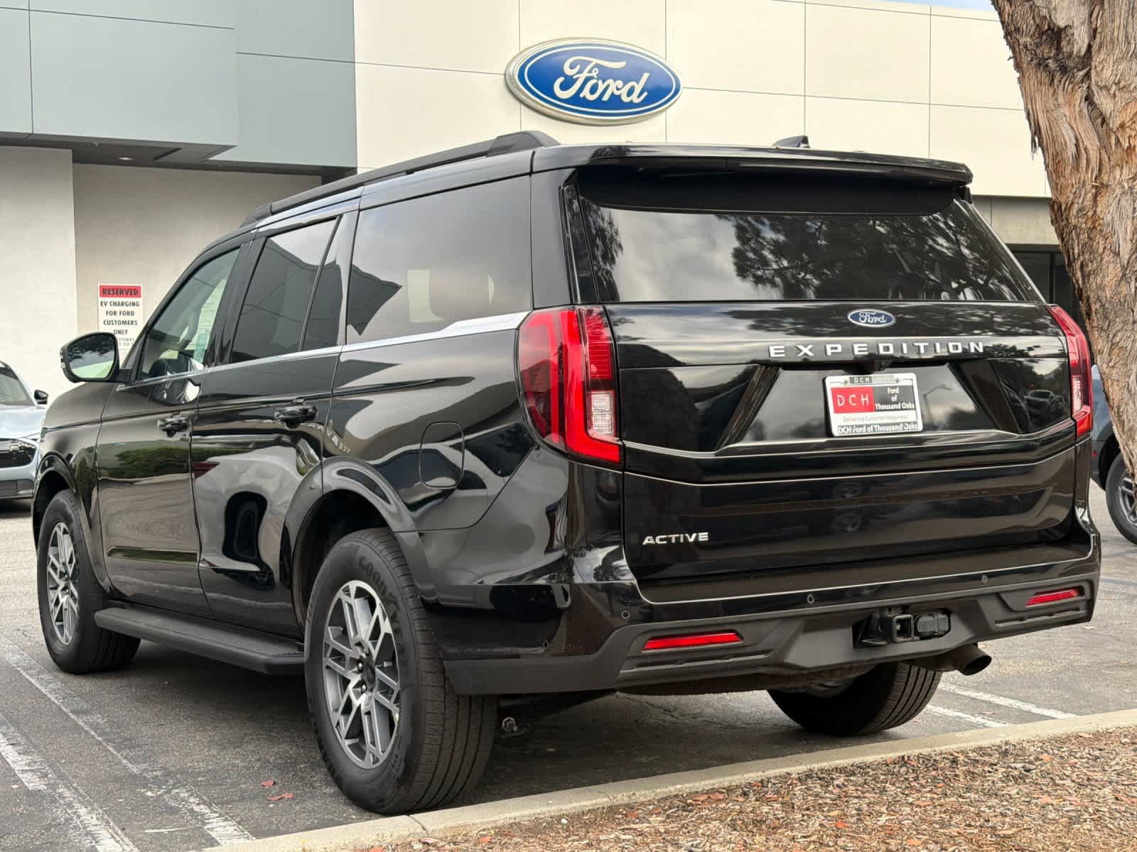 Certified 2025 Ford Expedition Active RWD image 6