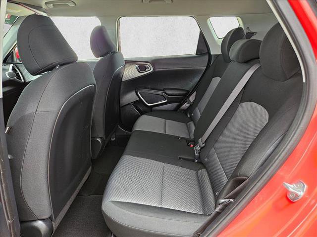 Used 2023 Kia Soul LX w/ LX Technology Package FWD image 18
