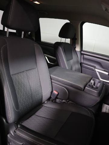 Used 2019 Nissan Titan SV AWD/4WD image 10