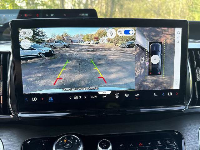 Certified 2025 Ford Expedition Platinum AWD/4WD image 17