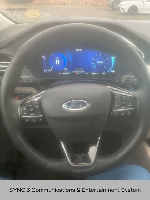 Certified 2022 Ford Escape Titanium w/ Class II Trailer Tow Package image 7