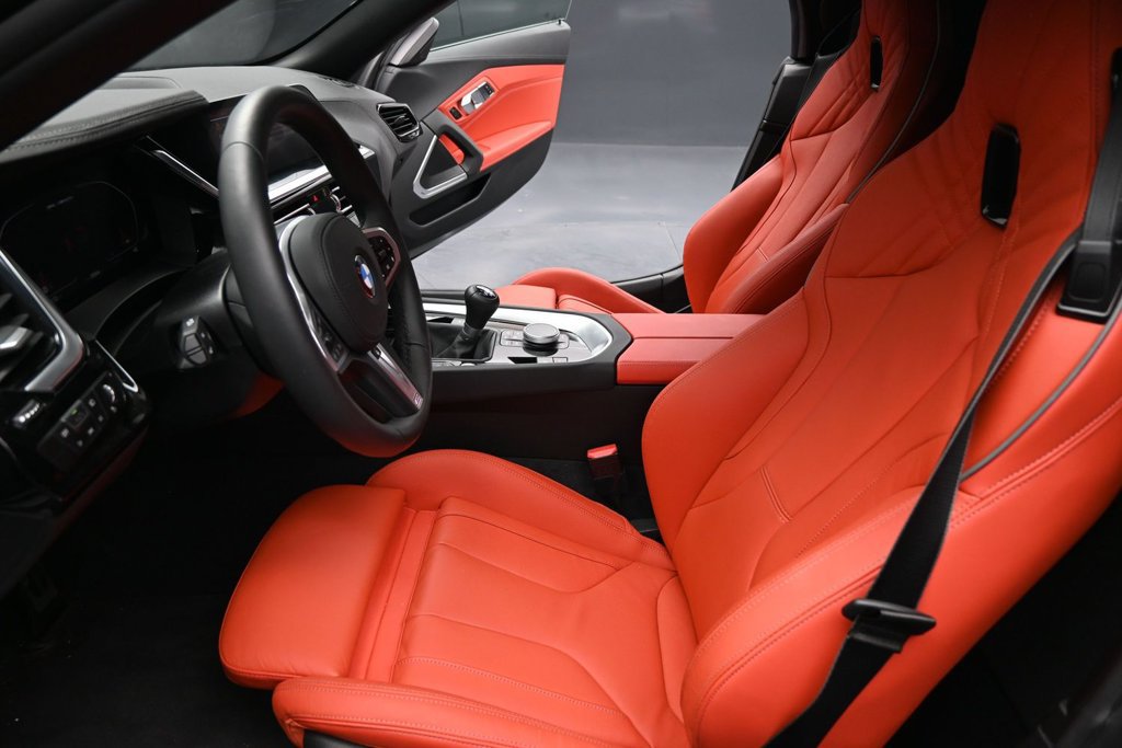 Used 2025 BMW Z4 M40i w/ Edition RWD image 10
