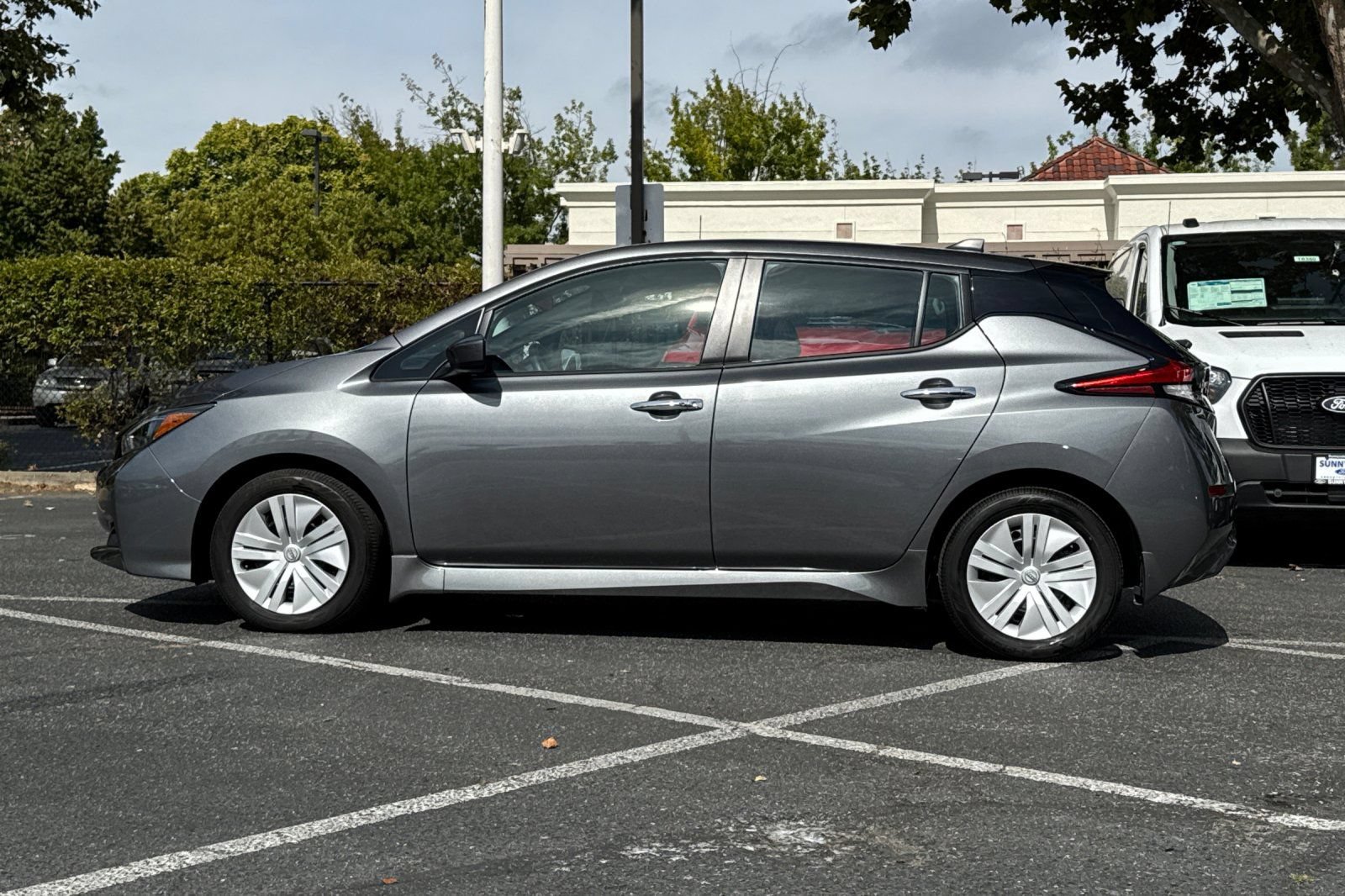 Used 2025 Nissan Leaf S FWD image 8