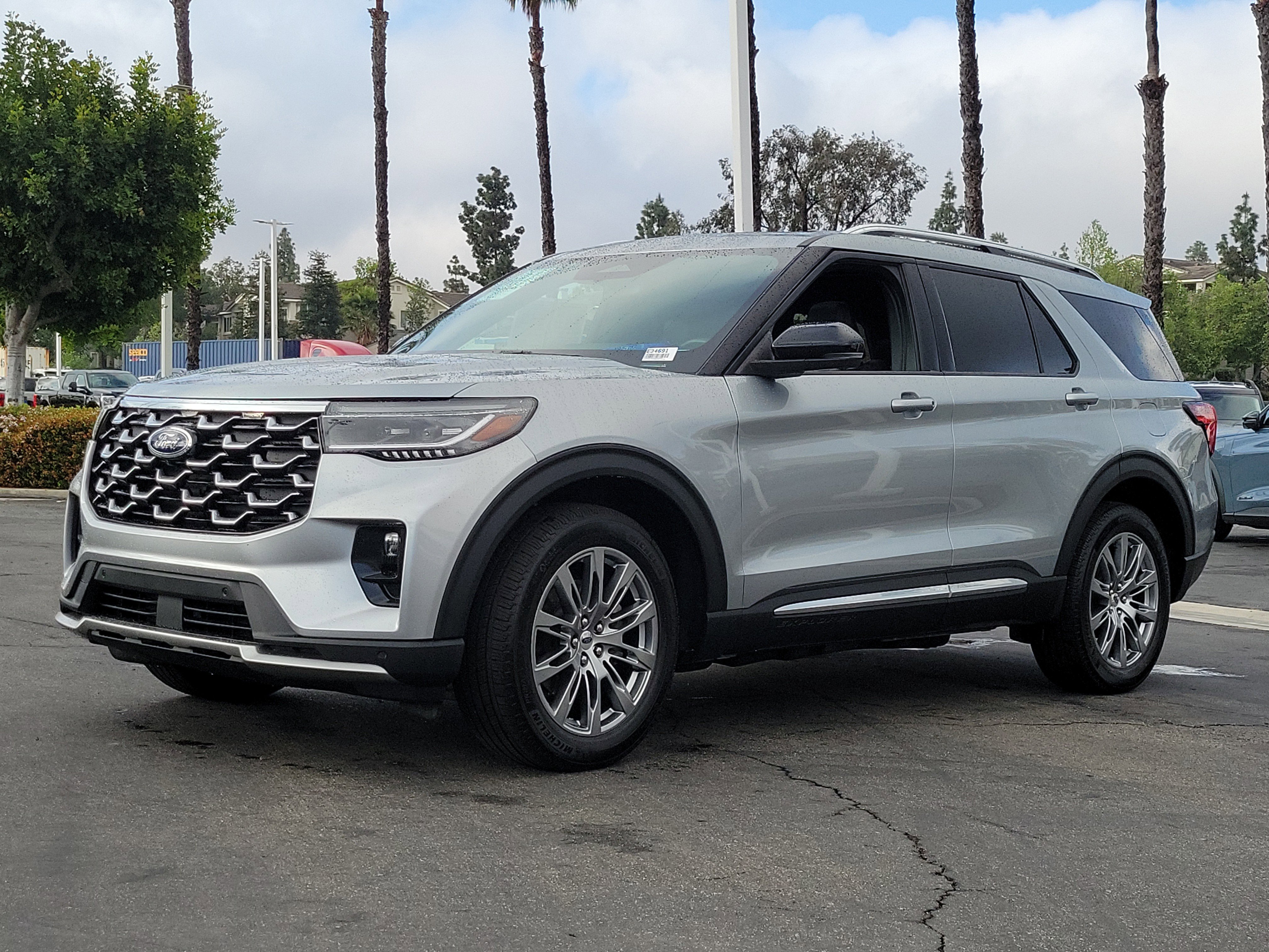 Certified 2025 Ford Explorer Platinum AWD/4WD image 18