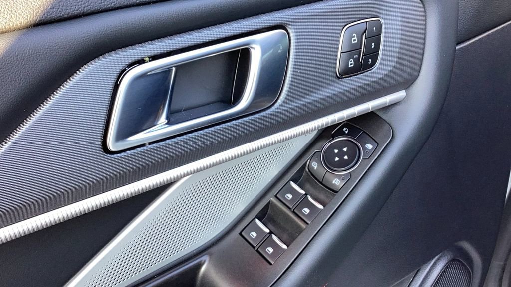 Certified 2025 Ford Explorer ST image 23