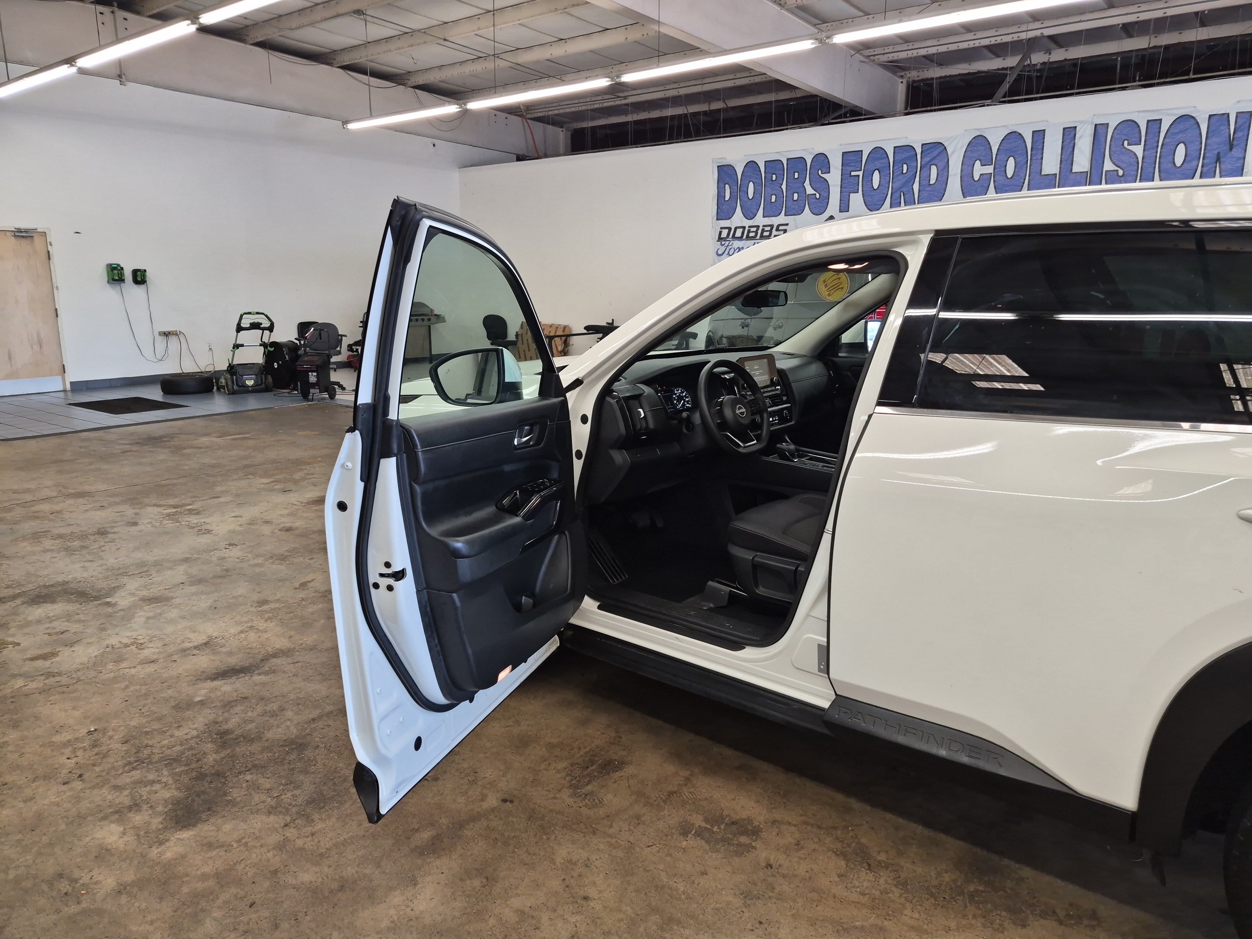 Used 2022 Nissan Pathfinder S FWD image 8