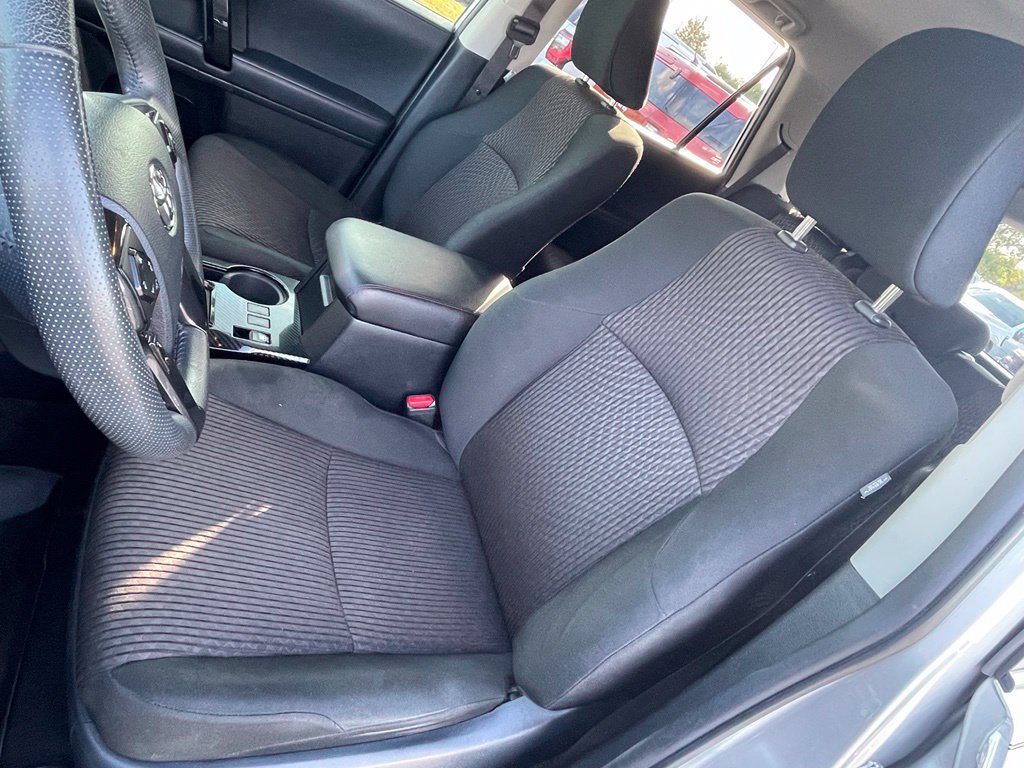 Used 2020 Toyota 4Runner TRD Off-Road AWD/4WD image 10
