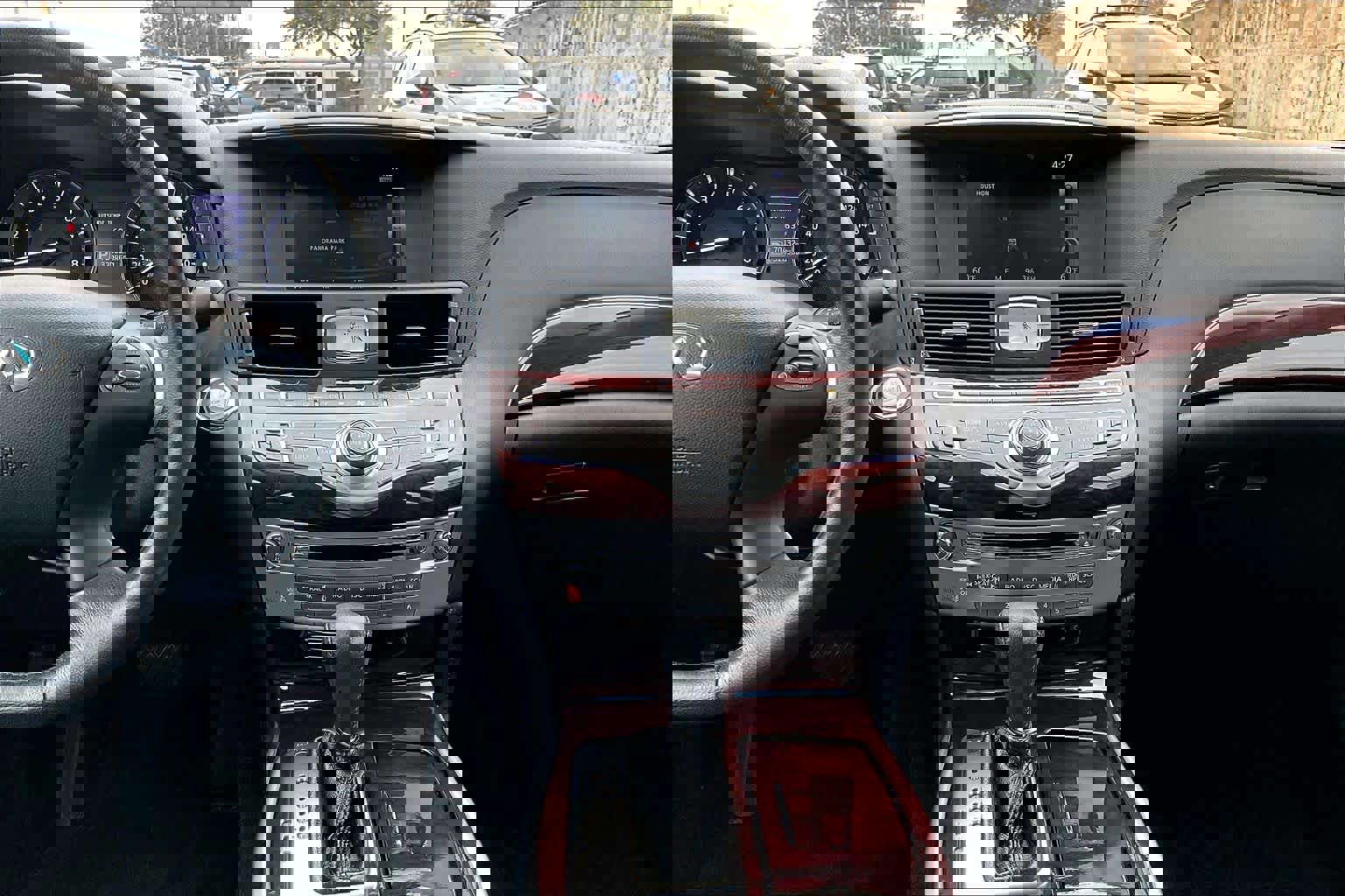 Used 2018 INFINITI Q70 L 3.7 image 10