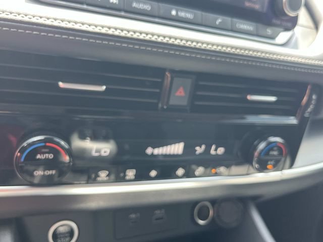 Used 2022 Nissan Rogue SV FWD image 40