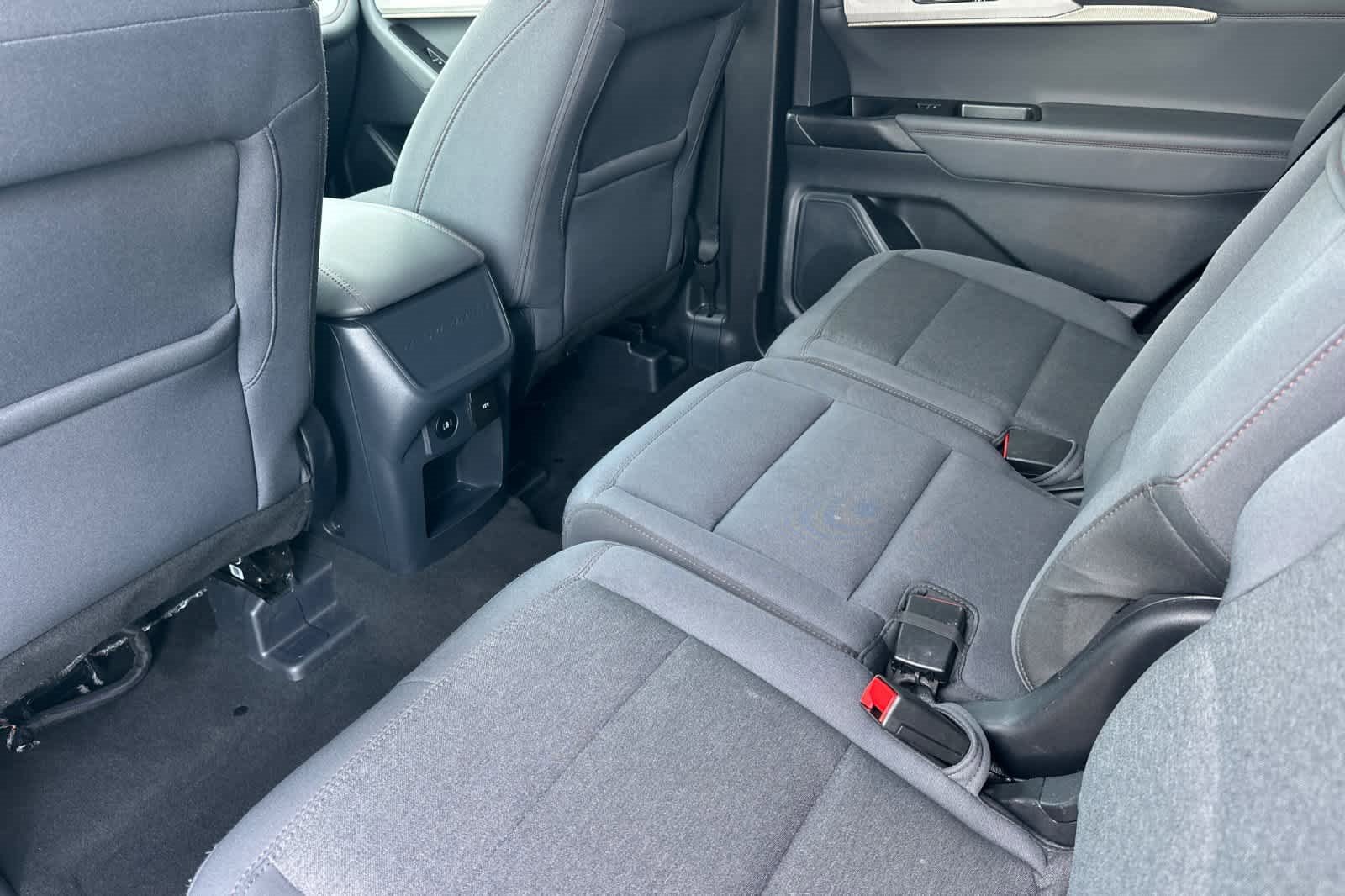 Certified 2025 Ford Explorer Active image 4