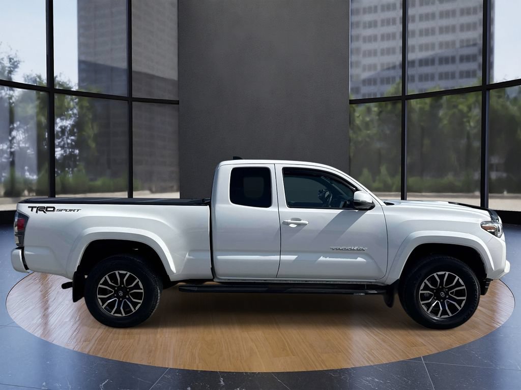 Used 2022 Toyota Tacoma TRD Sport RWD image 2