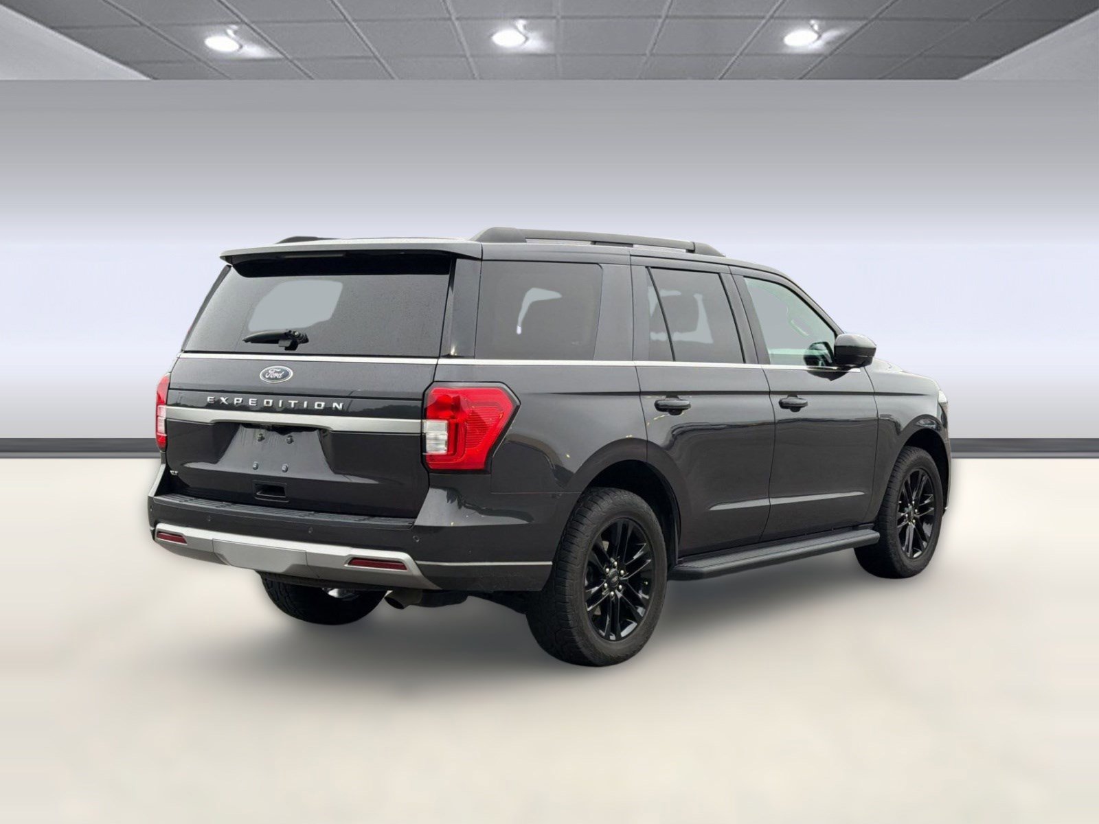 Certified 2024 Ford Expedition XLT RWD image 9