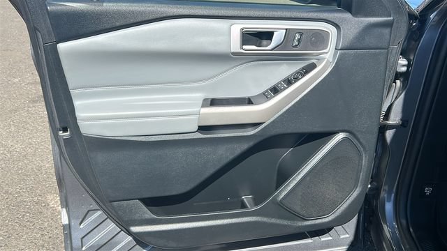 Certified 2022 Ford Explorer XLT w/ Equipment Group 202A AWD/4WD image 18