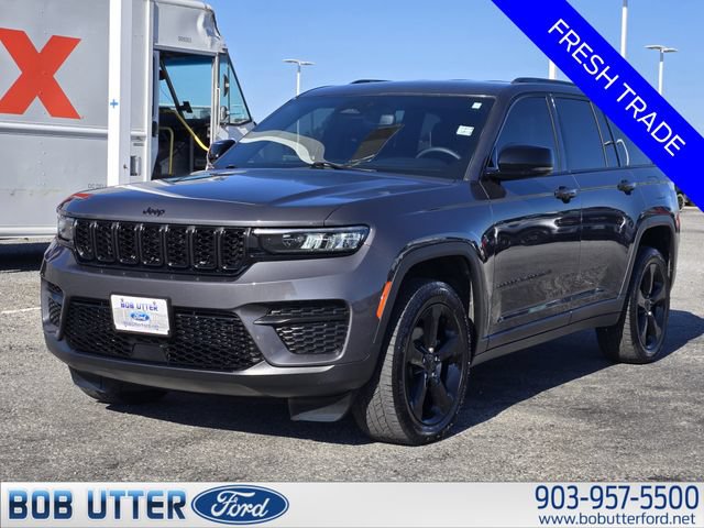 Used 2023 Jeep Grand Cherokee Altitude AWD/4WD image 3