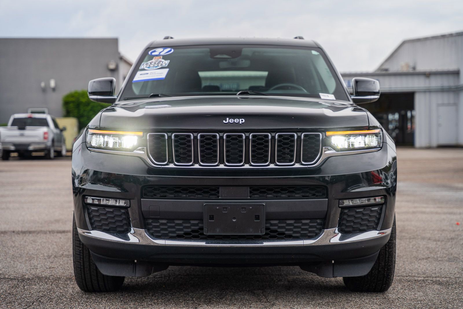 Used 2021 Jeep Grand Cherokee L Limited AWD/4WD image 2