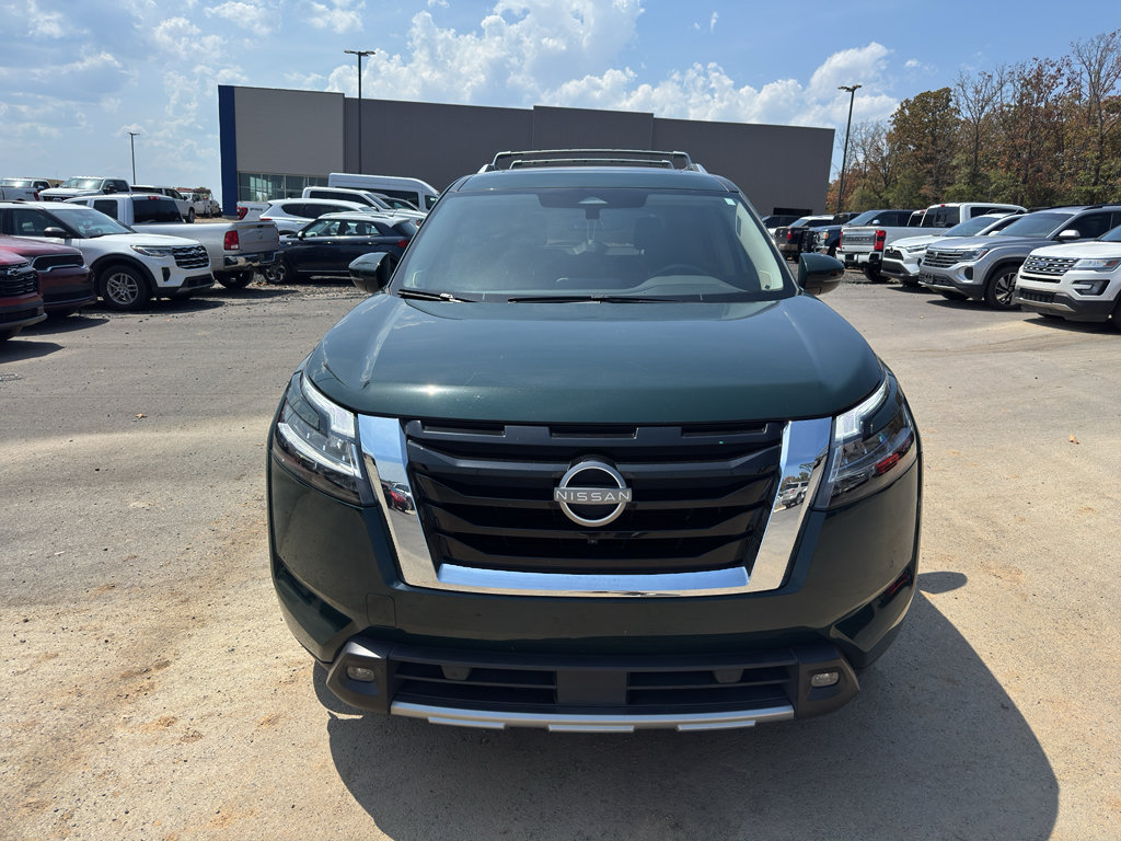 Used 2024 Nissan Pathfinder SL w/ SL Premium Package FWD image 2