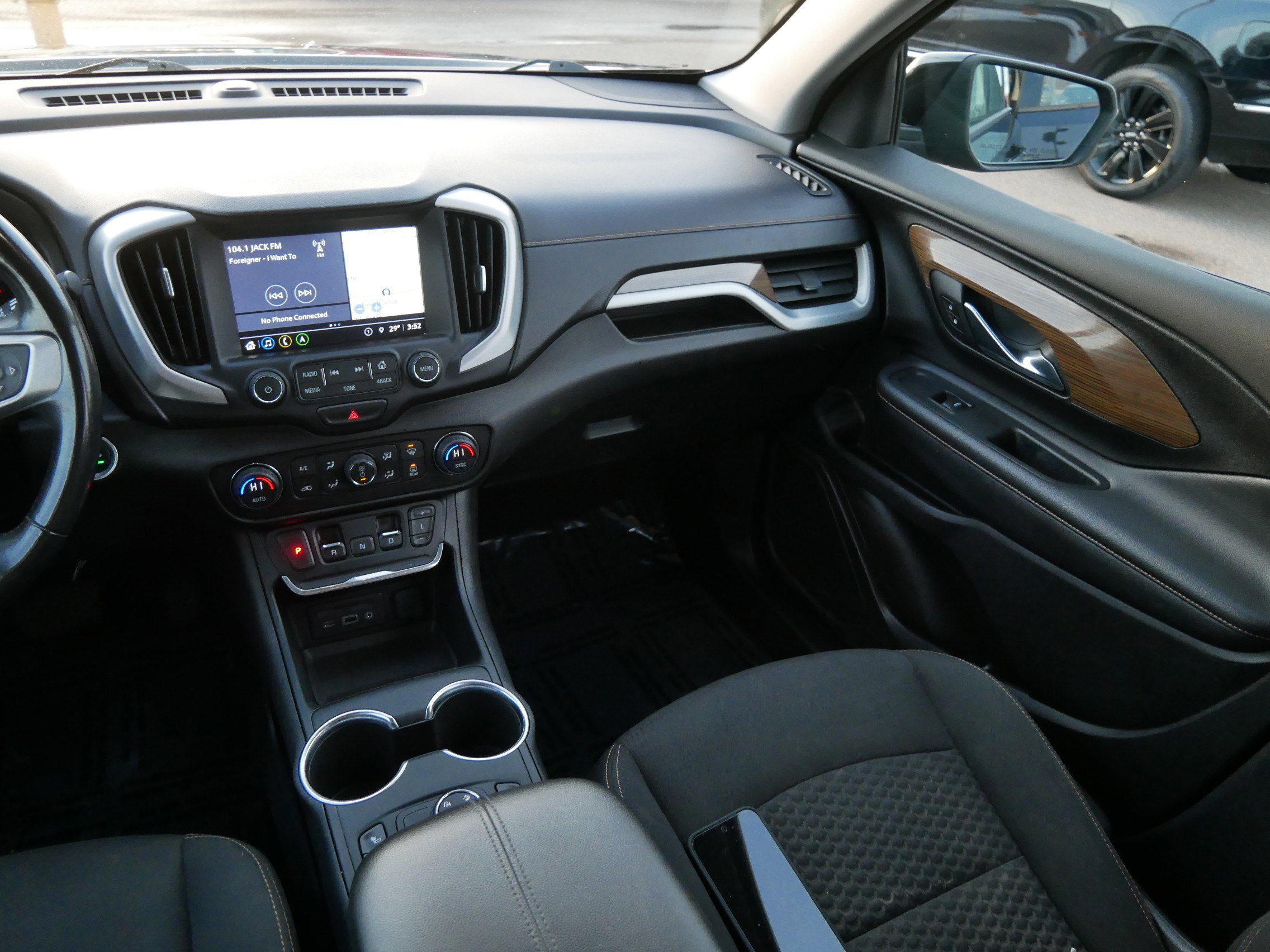 Used 2018 GMC Terrain SLE w/ Driver Convenience Package image 11