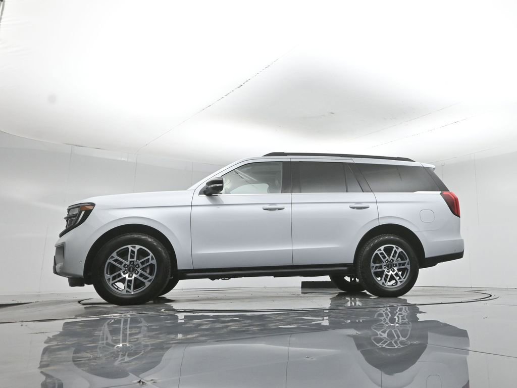 Certified 2025 Ford Expedition Active AWD/4WD image 8