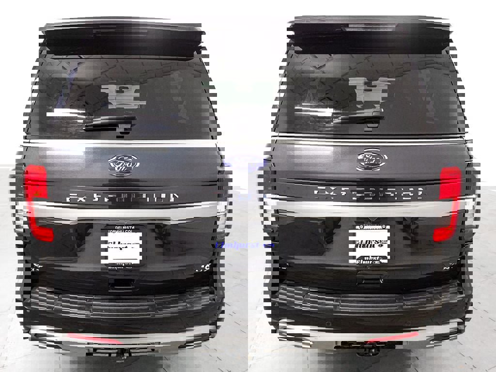 Certified 2023 Ford Expedition Max XLT image 3