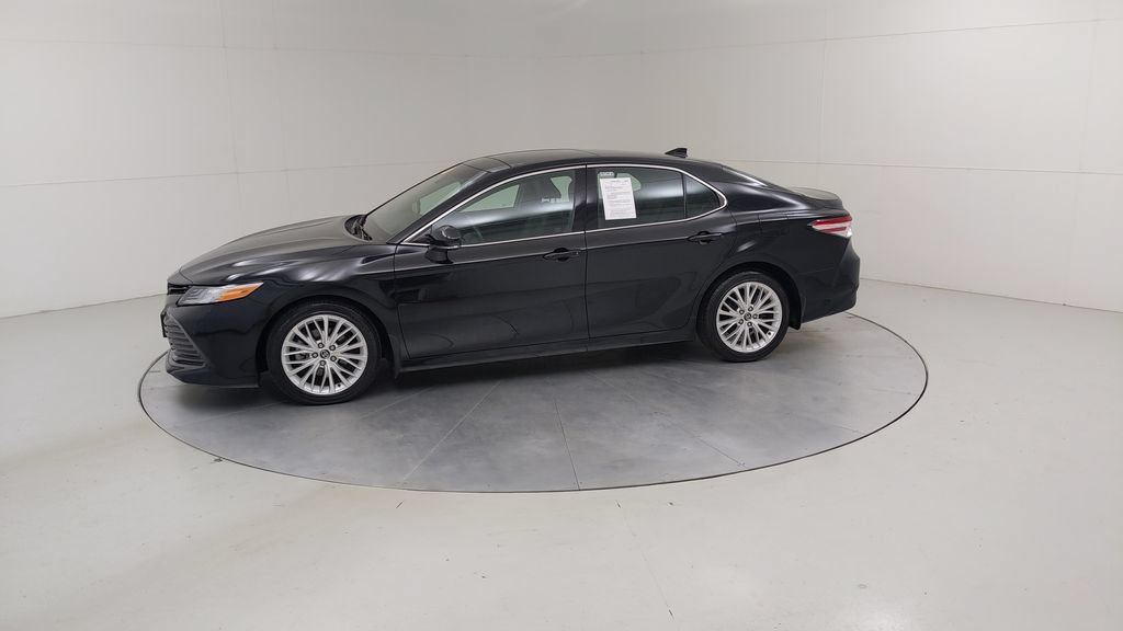 Used 2018 Toyota Camry XLE FWD image 18