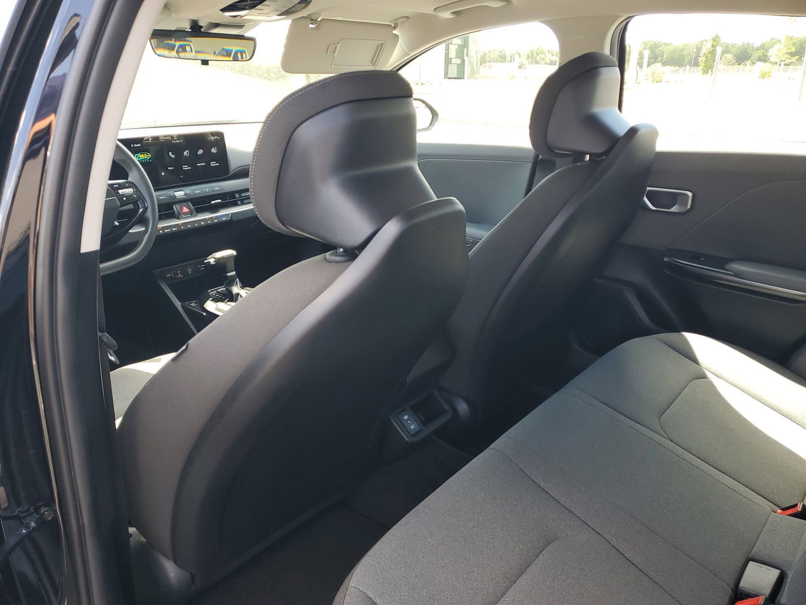 Used 2025 Kia K4 LX image 9