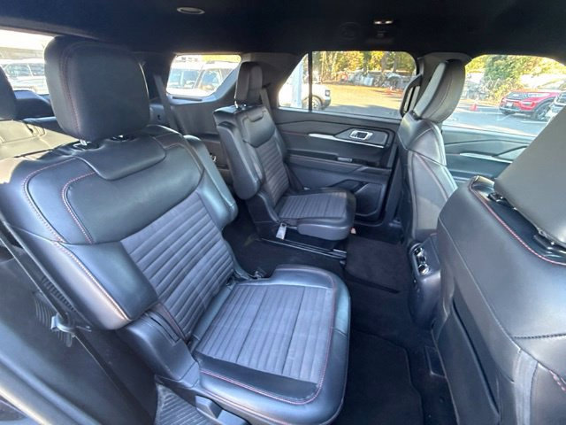 Certified 2025 Ford Explorer ST-Line AWD/4WD image 13