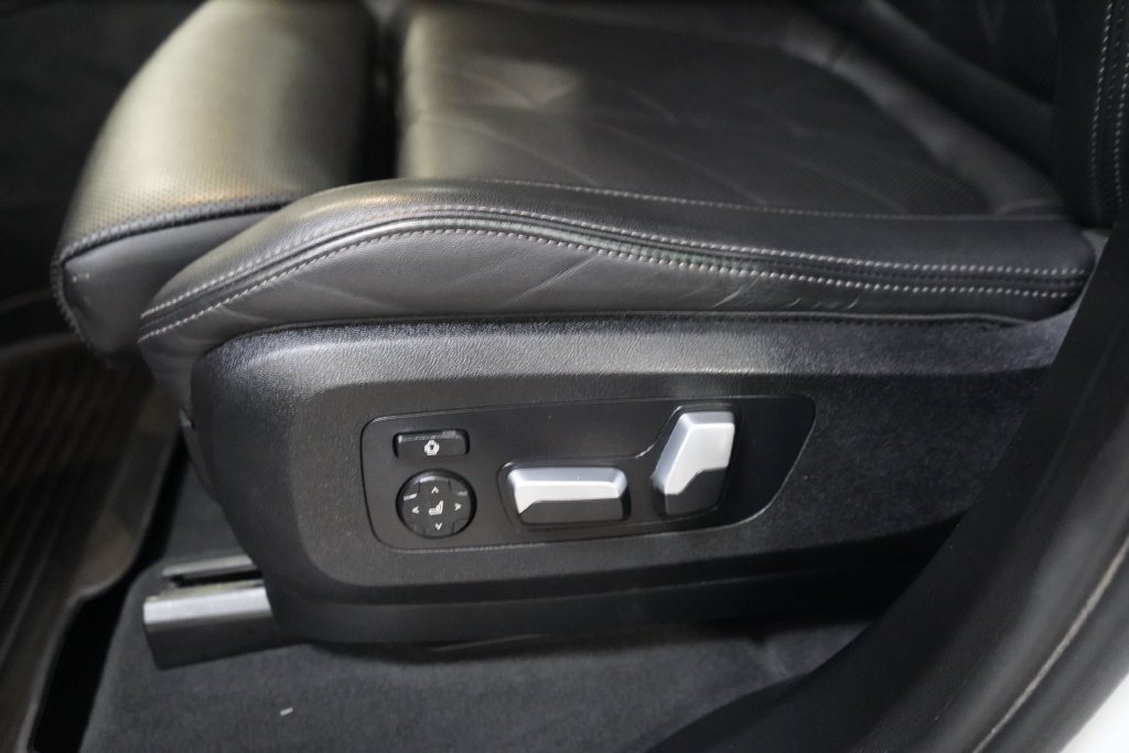 Used 2023 BMW X5 xDrive40i AWD/4WD image 18